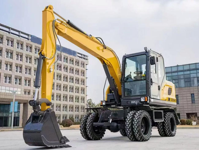 輪式挖掘機(jī)